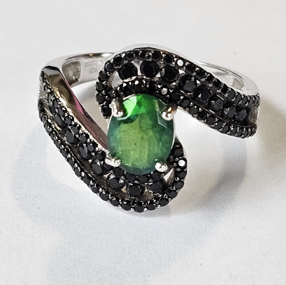 Genuine Green Opal & Black Spinel Ring in Sterling Silver Size 10! - Picture 3 of 6